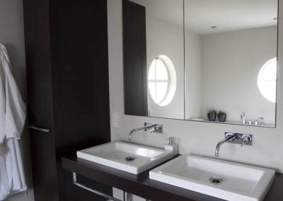 Badkamer ouders wastafels en kast in meubel maatwerk